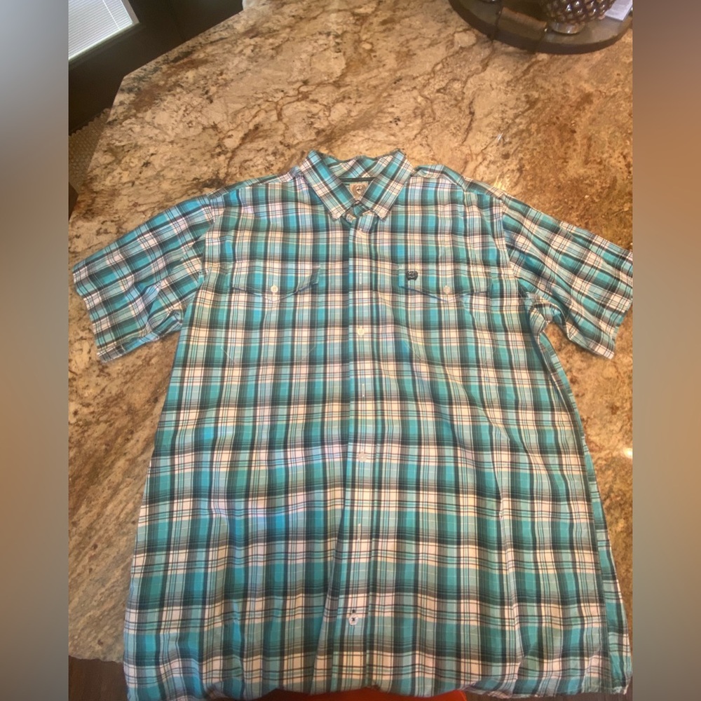 Men’s cinch button up short sleeve!!